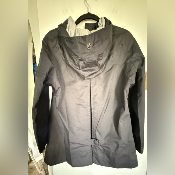 Lululemon Black Outer Shell Hooded Rain Jacket - Picture 5 of 9